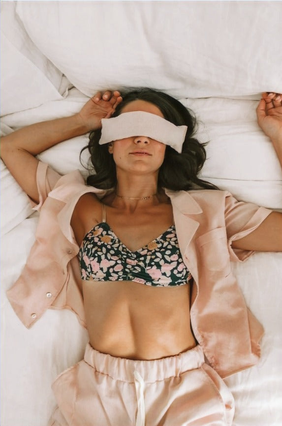 Luxury gift hampers Australia – beautifully curated gourmet hampers, wine gift boxes, and pamper hampers for all budgets. Perfect for birthdays, anniversaries, corporate gifts & special occasions. Gift Bae offers Perth same-day delivery & Australia-wide shipping. Shop the best gift hampers online today!