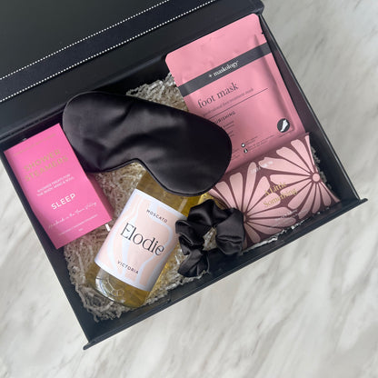 Luxury gift hampers Australia – beautifully curated gourmet hampers, wine gift boxes, and pamper hampers for all budgets. Perfect for birthdays, anniversaries, corporate gifts & special occasions. Gift Bae offers Perth same-day delivery & Australia-wide shipping. Shop the best gift hampers online today!