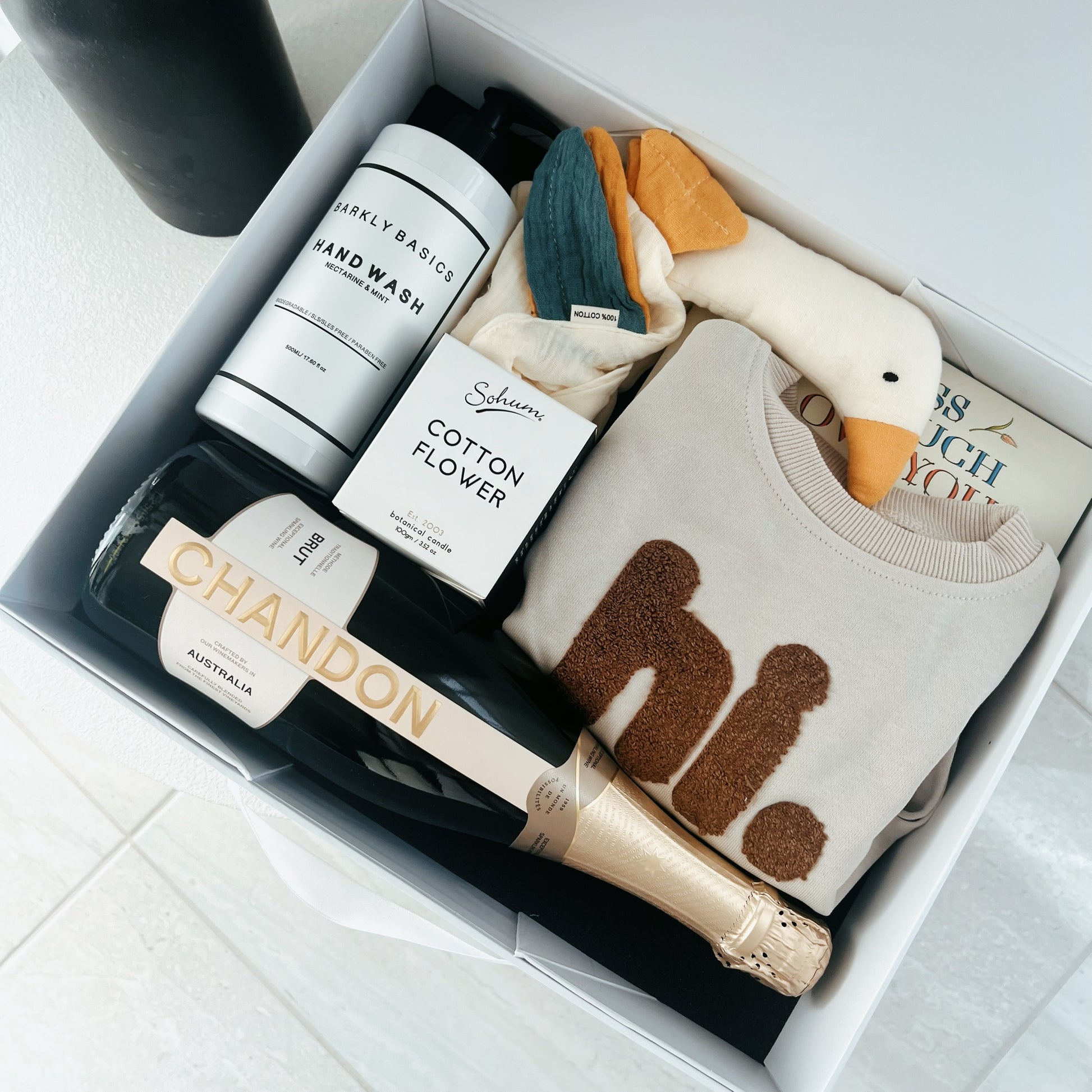 Luxury gift hampers Australia – beautifully curated gourmet hampers, wine gift boxes, and pamper hampers for all budgets. Perfect for birthdays, anniversaries, corporate gifts & special occasions. Gift Bae offers Perth same-day delivery & Australia-wide shipping. Shop the best gift hampers online today!