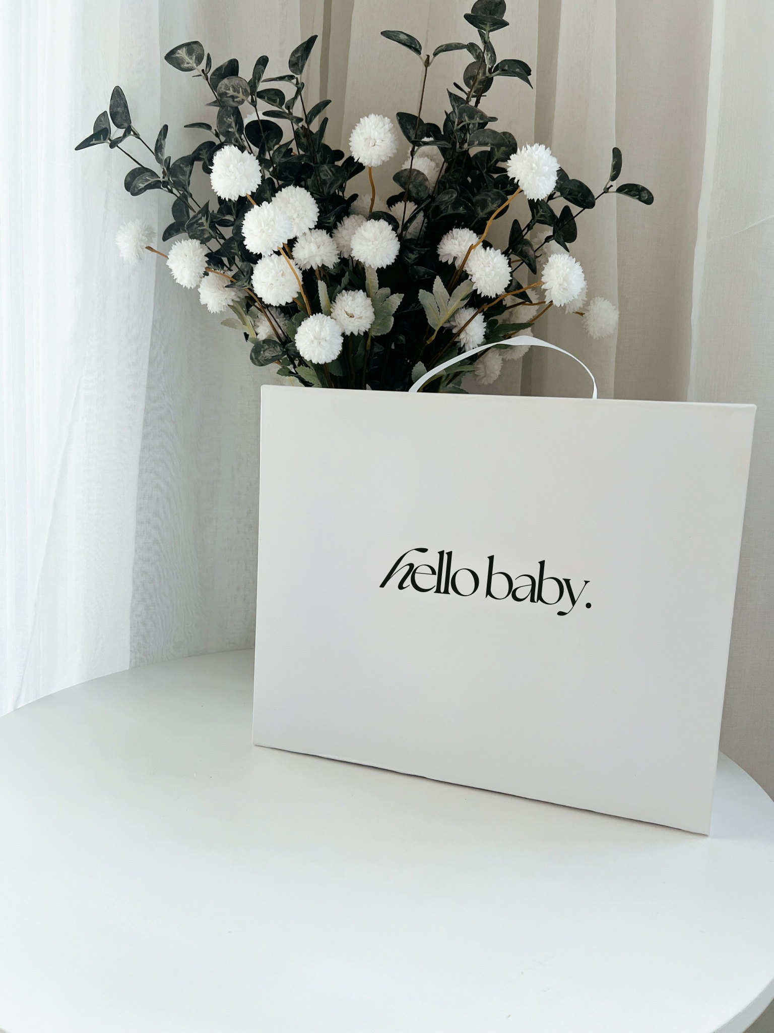 Luxury gift hampers Australia – beautifully curated gourmet hampers, wine gift boxes, and pamper hampers for all budgets. Perfect for birthdays, anniversaries, corporate gifts & special occasions. Gift Bae offers Perth same-day delivery & Australia-wide shipping. Shop the best gift hampers online today!